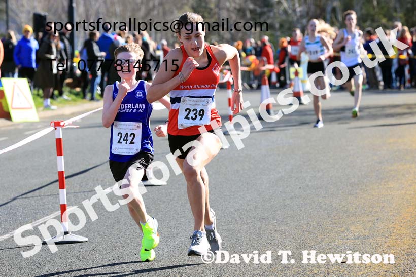 Boys and Girls Under-15s 2024 Elswick Harriers Good Friday Relays, Newburn, Newcastle Upon Tyne  Photo: David T. Hewitson/Sports for All Pics